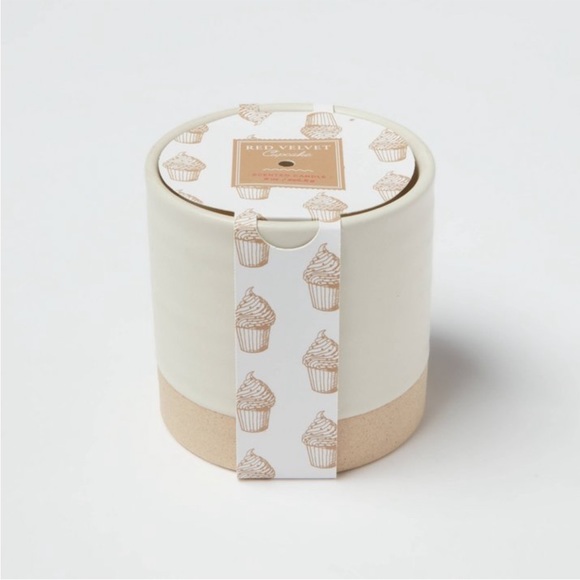 THRESHOLD NEW red velvet cupcake ceramic candle -8oz - Picture 3 of 5